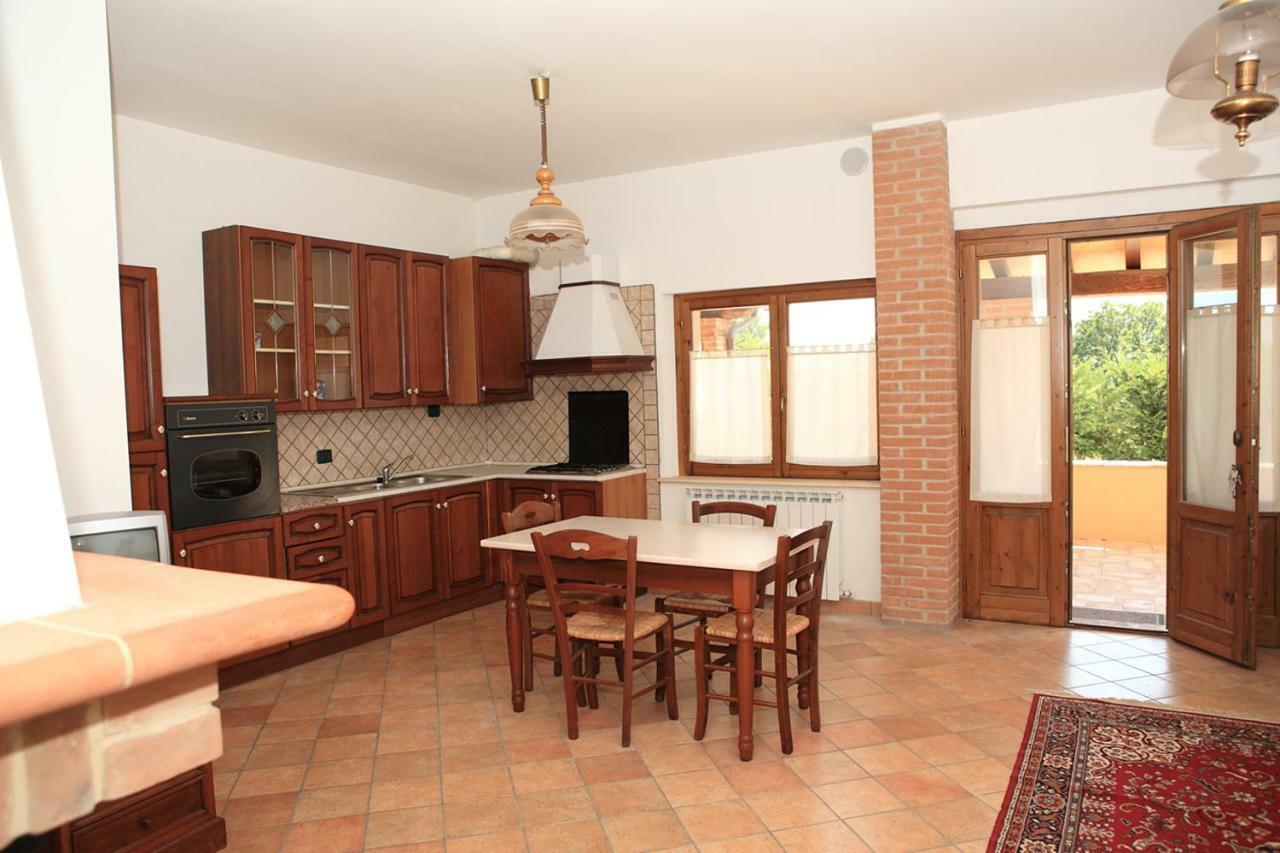 Residenza Le Querce Trilocale Villa Fossato di Vico Luaran gambar