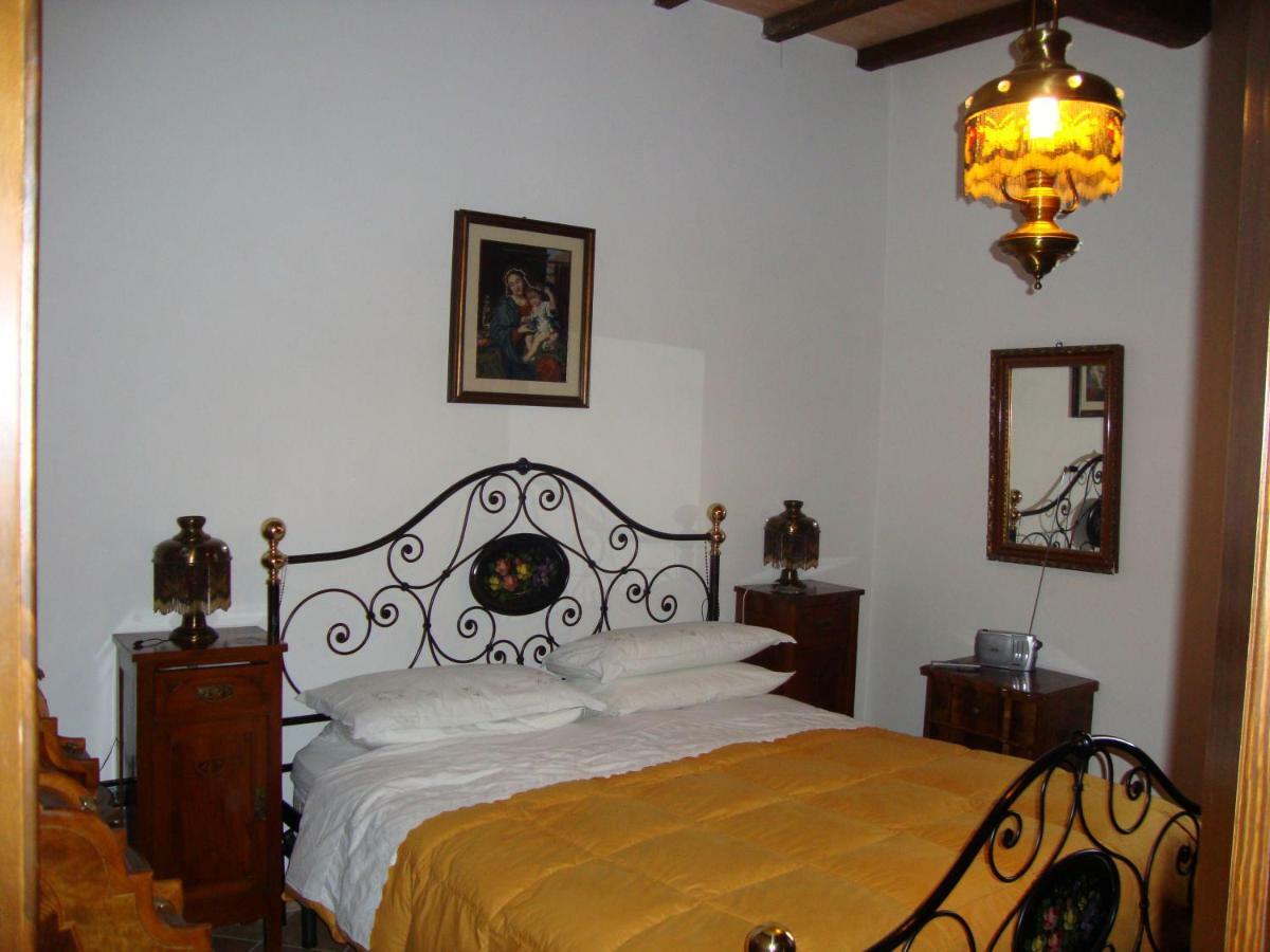 Residenza Le Querce Trilocale Villa Fossato di Vico Luaran gambar
